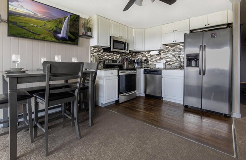 Snowshoe Condo | ML 282 - Dazzling mountain views await you in this 2BR bike-in/out retreat!