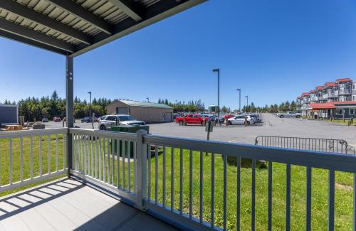 Snowshoe Apartment | ML143 Perfect For Families EZ Location Washer Dryer WiFi Slope Side