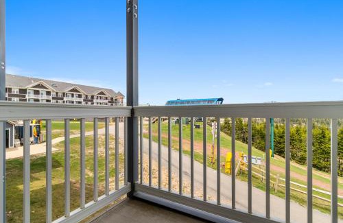 Snowshoe Apartment | ML240 Wonderful Mountain View Close To Slopes EZ Parking WiFi