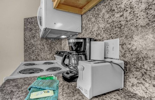 Snowshoe Apartment | ML258 Slope Side Getaway with Deck