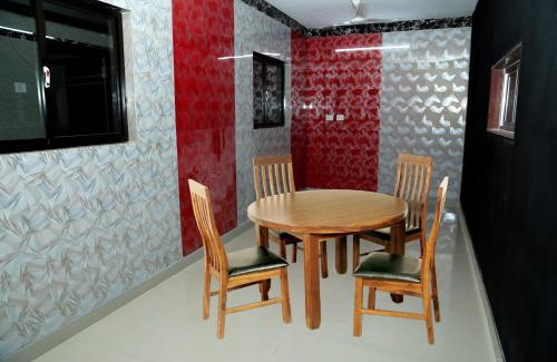 Perambur Purasavakam Hotel | MM Residency Mogappair