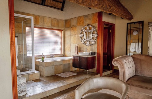 Mookgopong House | Mmakuba Private Game Lodge, Deluxe Chaslet 7B