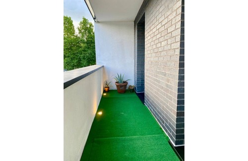 Tourcoing Apartment | MMGreenhouse - Bohemian - Netflix - Terrace