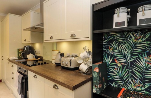 Roybridge Cottage | MO DHACHAIDH, pet friendly, country holiday cottage in Roy Bridge