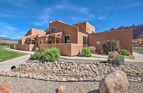 Moab South Valley Apartment | Moab Townhome w/Patio - 11 Mi. to Arches NP!