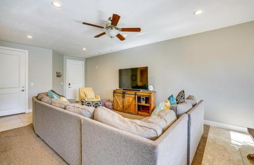 Moab House | Moab Vacation Rental Pool and Hot Tub Access!