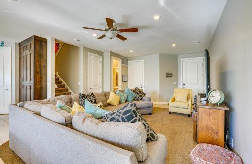 Moab House | Moab Vacation Rental Pool and Hot Tub Access!