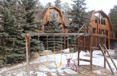 Little Valley House | Moak Lodge-Privately Situated Luxury Home in the Rockies