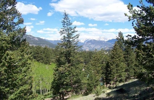 Little Valley House | Moak Lodge-Privately Situated Luxury Home in the Rockies