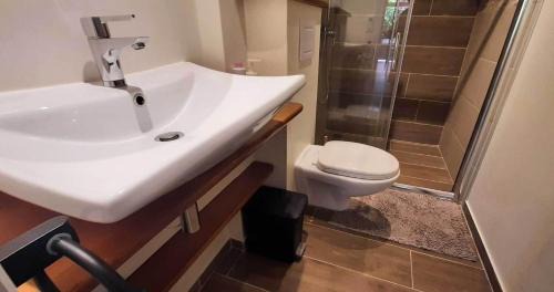 Rangiroa Bed & Breakfast | Moana Breeze Rangiroa - Rental car included - Air conditioning - WI-Fi