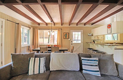 Chambers Lodge House | Moana Circle Chalet - Lakeside of highway - 2 bedroom 2 bath