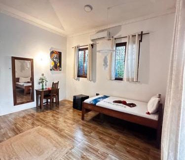 Pongwe Bed & Breakfast | Moayana Liora