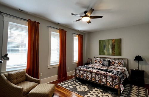 Moberly Apartment | Moberly's Trendy & Spacious Historic Downtown Loft