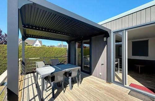 Jullouville-les-Pins House | Mobil-home 4* Grand Confort, 200m plage, piscine, fitness, parking, ménage inclus, Wi-Fi gratuit - FR-1-361A-75