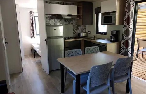 Sadirac House | Mobil-Home Akazie 3 Zimmer 4 Personen Klimaanlage + TV 2sdb