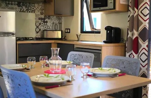 Sadirac House | Mobil-Home Akazie 3 Zimmer 4 Personen Klimaanlage + TV 2sdb