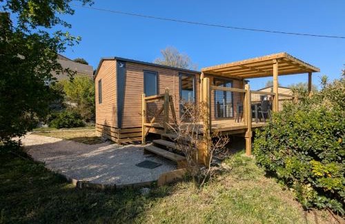 Viviers Apartment | Mobil home climatisé avec piscine