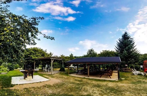 Pont-Scorff House | Mobil-Home CONFORT 2 Rooms 2 People + TV