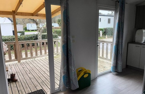 Pont-Scorff House | Mobil-home CONFORT 3 Rooms 4 People + TV