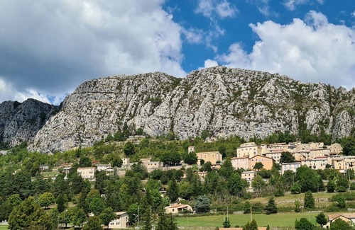 Saint-Auban House | Mobil Home Dans un Camping en Pleine Nature