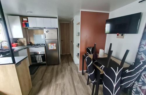 Ambon Other | Mobil-home en camping proche de la mer