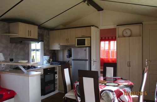 Plouguerneau House | Mobil home 36m2- 4/6 pers seaside and beach on traditional campsite