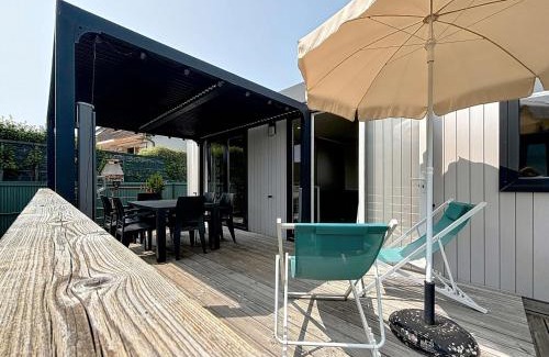 Jullouville-les-Pins House | Mobil-home Grand Confort 4 pers, 2 ch, piscine chauffée à 200m de la plage - FR-1-361A-65