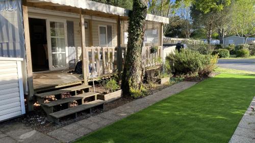 Gastes Other | Mobil Home Premium avec vue sur le lac