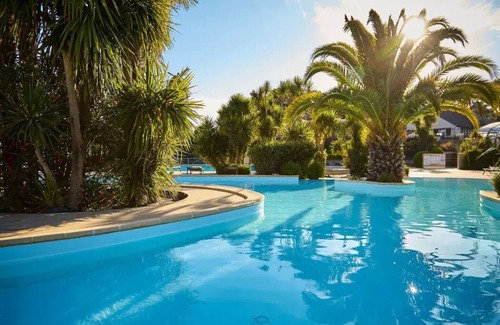 Carnac House | Mobil-home | Premium Exclusive | 2 Bedrooms | 4 persons | Raised terrace with Jacuzzi | A/C | TV