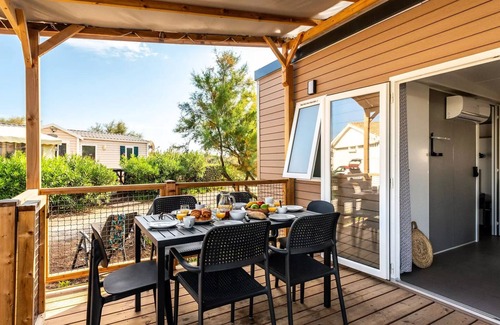 Biscarrosse House | Mobil-home | Premium Azure | 3 Bedrooms | 6 sleeps | Raised terrace | A/C | TV