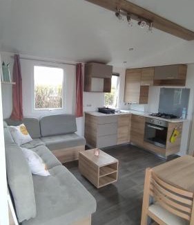 Plounevez-Lochrist Other | Mobil-home vue mer et campagne