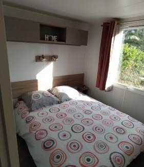Plounevez-Lochrist Other | Mobil-home vue mer et campagne