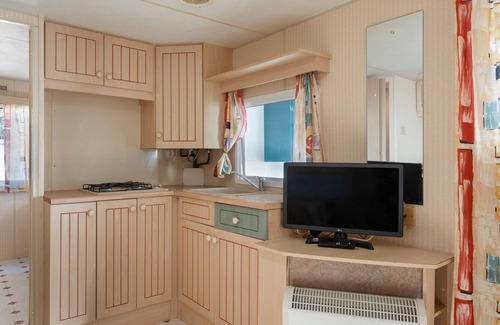 Chiclana de la Frontera House | Mobile Home 'Manoli' with Private Garden and Balcony