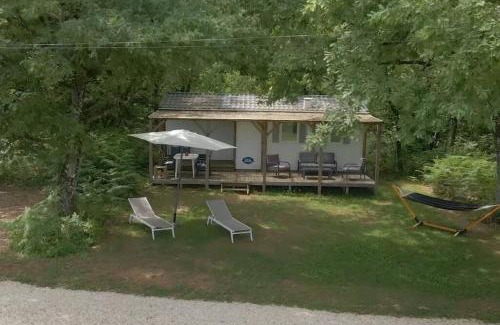 Rouffignac-Saint-Cernin-de-Reilhac Apartment | Mobile home des bois