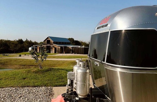 Ennis House | Mobile home ∙ 1 bedroom ∙ 2 guests