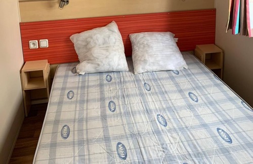 Angles House | MOBILE HOME 5 PEOPLE CAMPING LE CLOS COTTET ANGLES SOLD