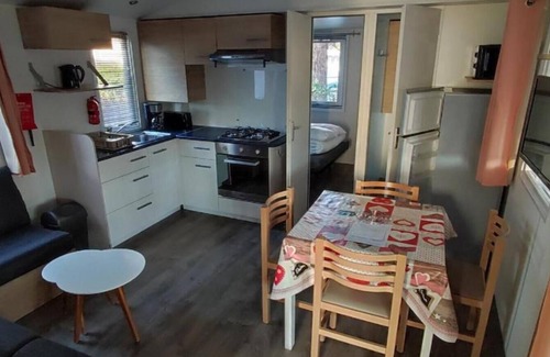 Gastes House | Mobile Home 'Au Bonheur Des Landes' with Shared Pool, Private Terrace and Air Conditioning
