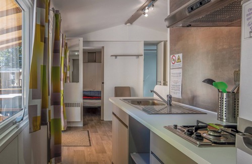 Lavilledieu House | Mobile Home 'Confort A - 1-5 Pers' with Shared Pool, Private Terrace and Communal Garden