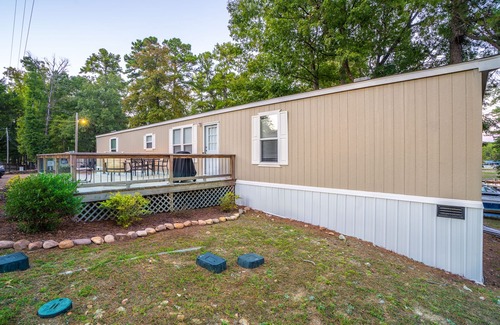 Royal House | Mobile Home E-1 at Safe Harbor Brady Mountain on Lake Ouachita!