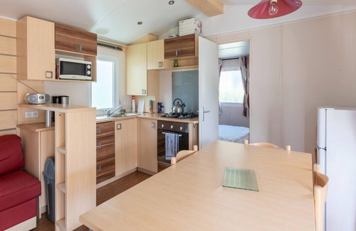 Veuzain-sur-Loire House | Mobile home in Centre-Val de Loire with pool