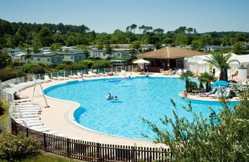 Gastes RV Rental | Mobile Home 'Gastes' with Shared Pool, Private Terrace and Air Conditioning