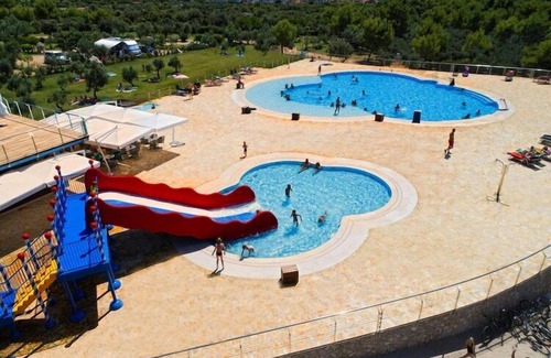 Cres House | Mobile Home in Cres by Pebble Beach & Marina