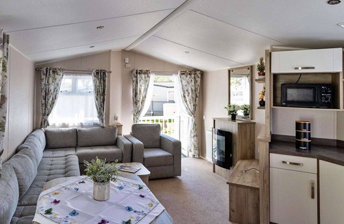 Cowes House | Mobile Home Isle of Wight near Thorness Bay