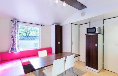 Saint-Pompont House | Mobile Home 'Le Cocon' with Shared Pool, Private Terrace and Wi-Fi