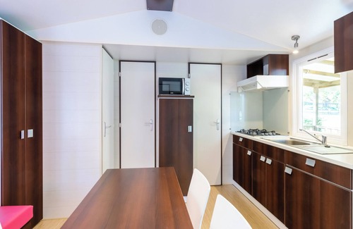 Saint-Pompont House | Mobile Home 'Le Cocon' with Shared Pool, Private Terrace and Wi-Fi