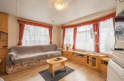 La Tremblade RV Rental | Mobile Home 'Mobilhome Mh287 La Tremblade' with Shared Pool