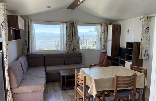 Fouras House | Mobile Home Near North Beach, 2BR, Terrace, TV, Ideal for 4