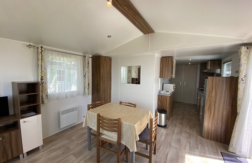 Fouras House | Mobile Home Near North Beach, 2BR, Terrace, TV, Ideal for 4