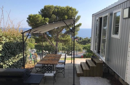 Le Dramont House | Mobile home with sea and Ile d'Or view in St Raphael
