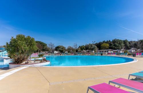 Gastes Other | Mobilehome au bord de l'eau